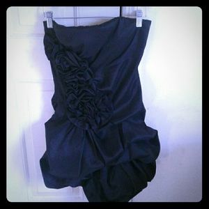 Forever 21 black strapless cocktail dress